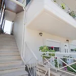 Almyra Residences דירה *