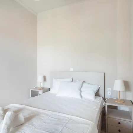 Almyra Residences アパート